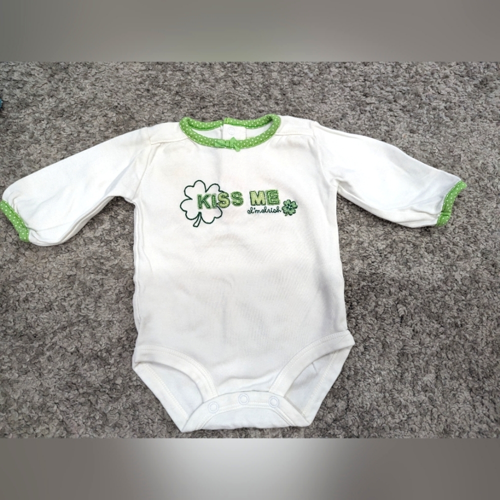 🍀 Kiss me, I'm Irish onesie. Long sleeve. Gender neutral